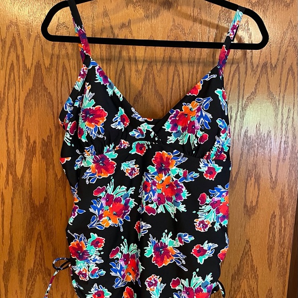 Tropical Escape Other - Tropical Escape Black Floral Spaghetti Strap Swimsuit